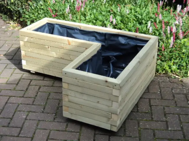 How to Waterproof the Inside of a Wood Planter Box Picture